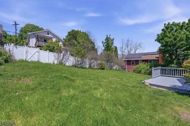 78 Koclas Dr, Netcong Boro, NJ 07857