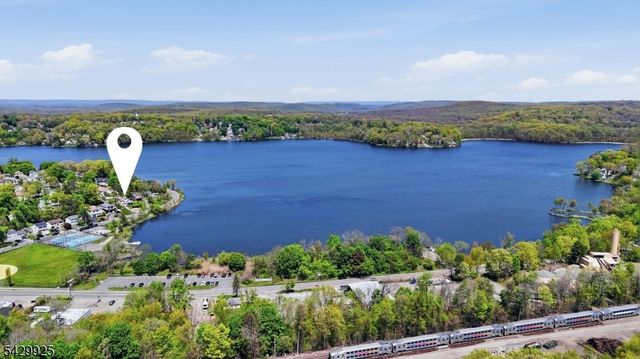 78 Koclas Dr, Netcong Boro, NJ 07857