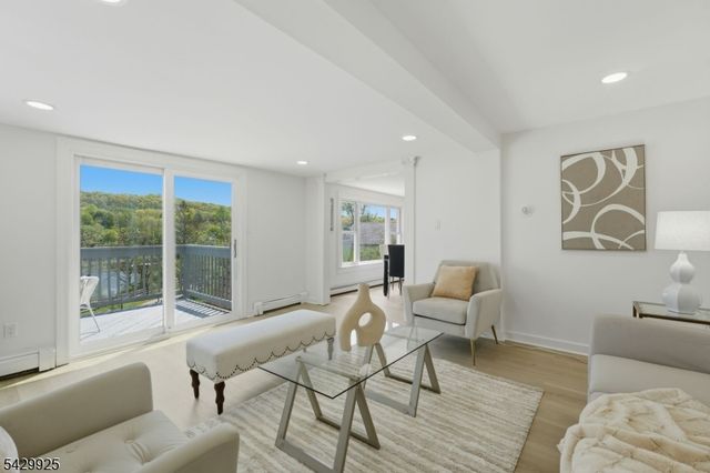 78 Koclas Dr, Netcong Boro, NJ 07857