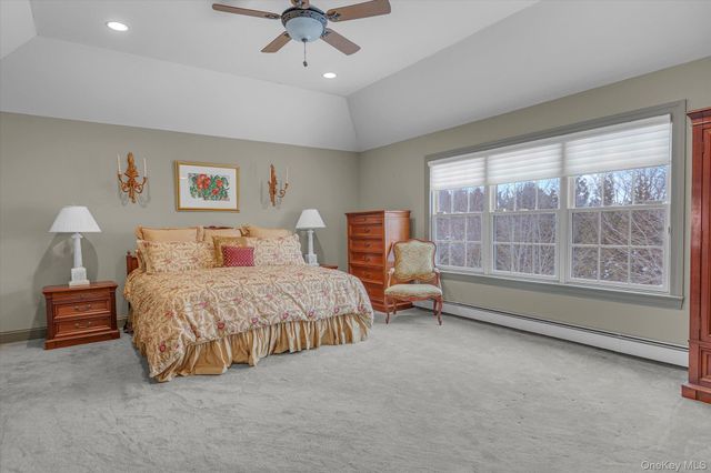 86 Louise Court, Riverhead, NY 11901