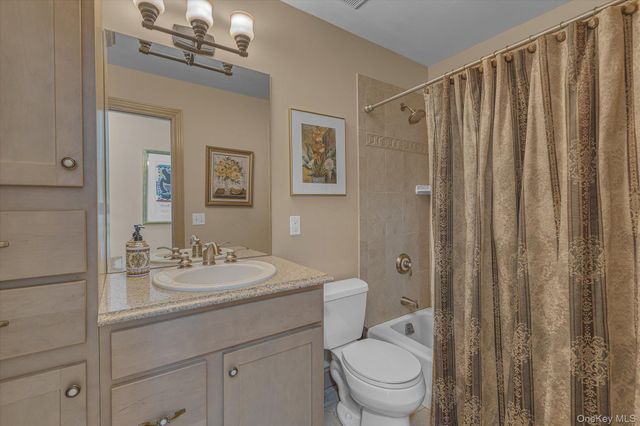 86 Louise Court, Riverhead, NY 11901