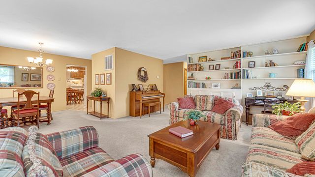 1053 Avondale Avenue, Valparaiso, IN 46385
