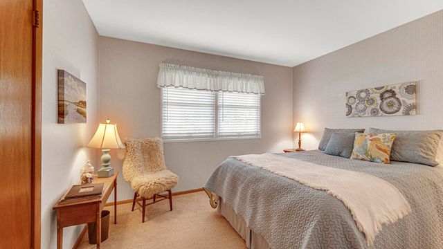 1053 Avondale Avenue, Valparaiso, IN 46385