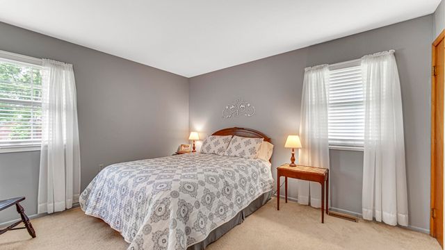 1053 Avondale Avenue, Valparaiso, IN 46385