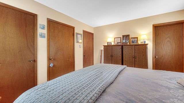 1053 Avondale Avenue, Valparaiso, IN 46385