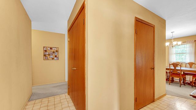 1053 Avondale Avenue, Valparaiso, IN 46385
