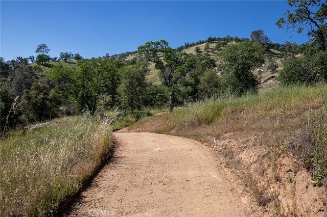 29200 Acorn Ct, Coarsegold, CA 93614