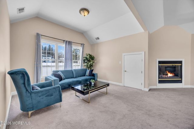 201 Sidney Road, Pittstown, NJ 08867