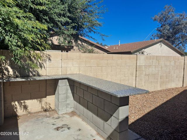 1588 W Swisher Place, Tucson, AZ 85746