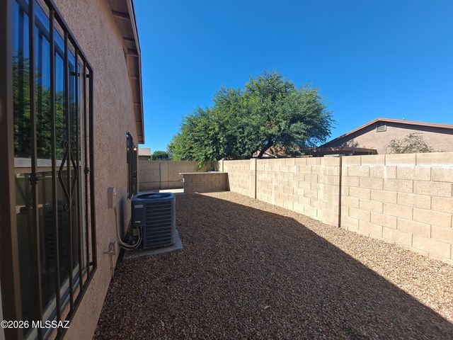 1588 W Swisher Place, Tucson, AZ 85746