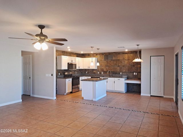 1588 W Swisher Place, Tucson, AZ 85746