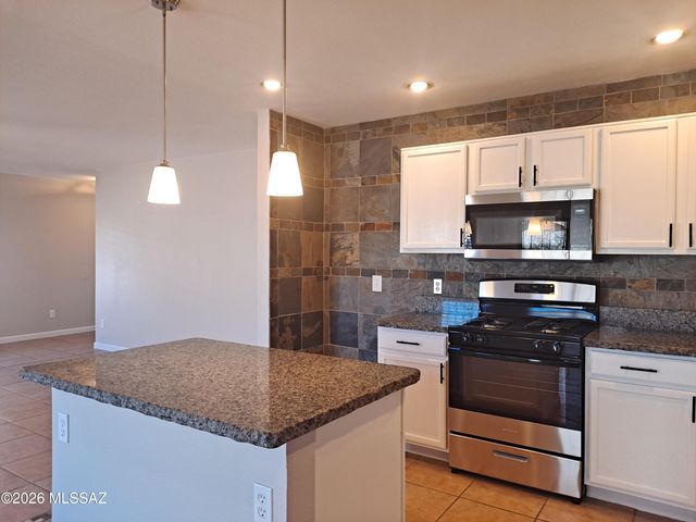 1588 W Swisher Place, Tucson, AZ 85746