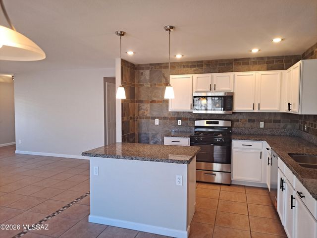 1588 W Swisher Place, Tucson, AZ 85746