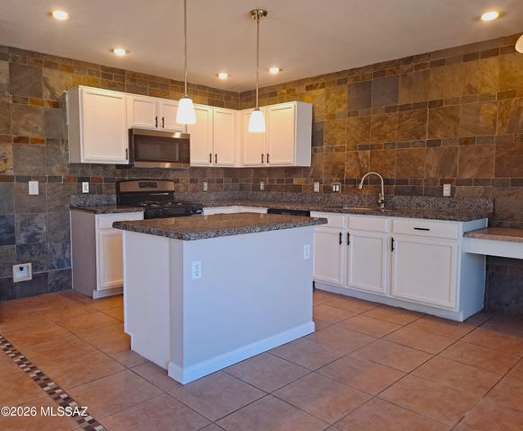 1588 W Swisher Place, Tucson, AZ 85746