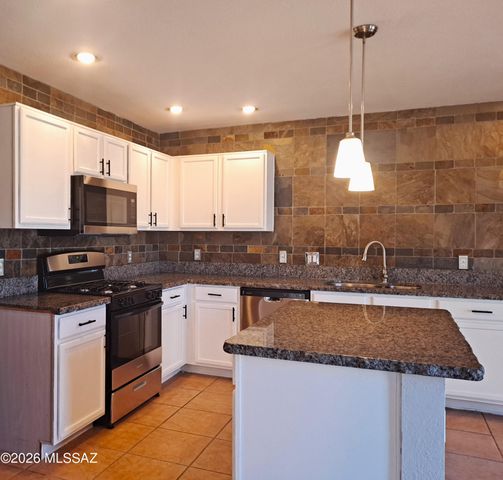 1588 W Swisher Place, Tucson, AZ 85746