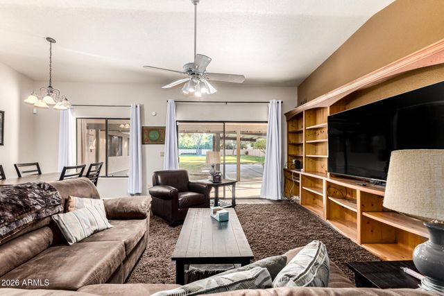 2115 W SHAWNEE Drive, Chandler, AZ 85224