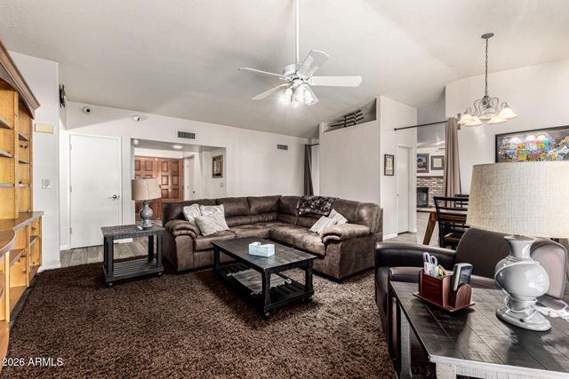 2115 W SHAWNEE Drive, Chandler, AZ 85224