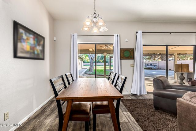 2115 W SHAWNEE Drive, Chandler, AZ 85224