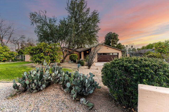 2115 W SHAWNEE Drive, Chandler, AZ 85224