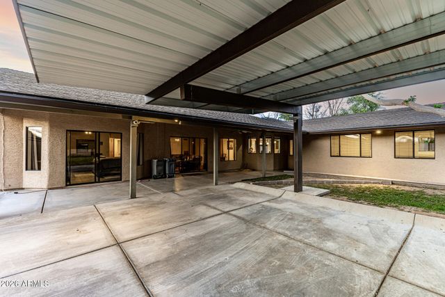 2115 W SHAWNEE Drive, Chandler, AZ 85224