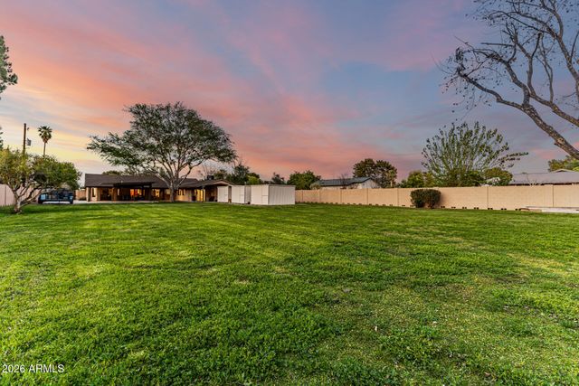 2115 W SHAWNEE Drive, Chandler, AZ 85224