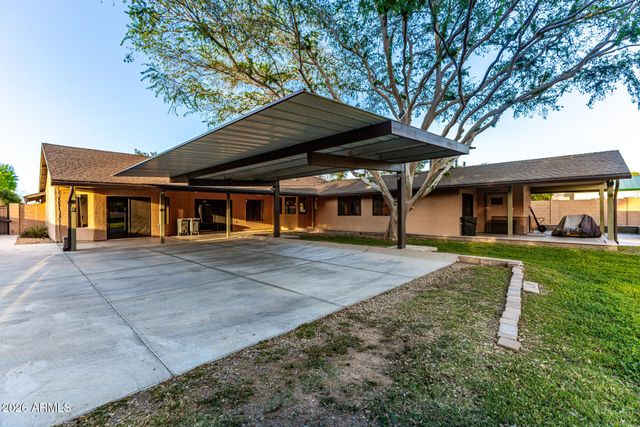 2115 W SHAWNEE Drive, Chandler, AZ 85224