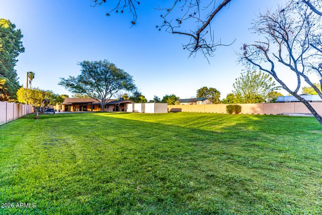 2115 W SHAWNEE Drive, Chandler, AZ 85224