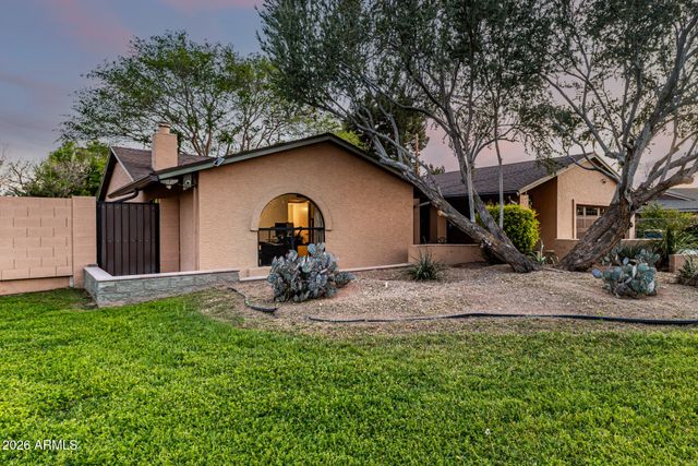 2115 W SHAWNEE Drive, Chandler, AZ 85224