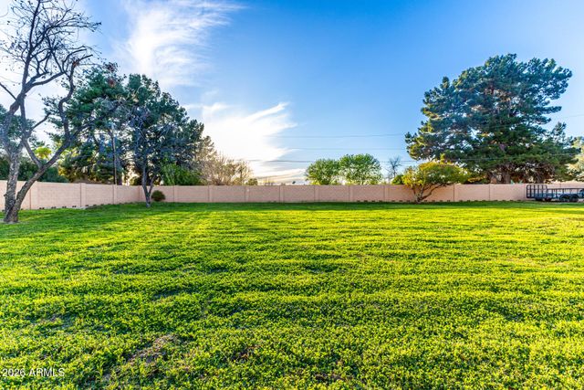 2115 W SHAWNEE Drive, Chandler, AZ 85224