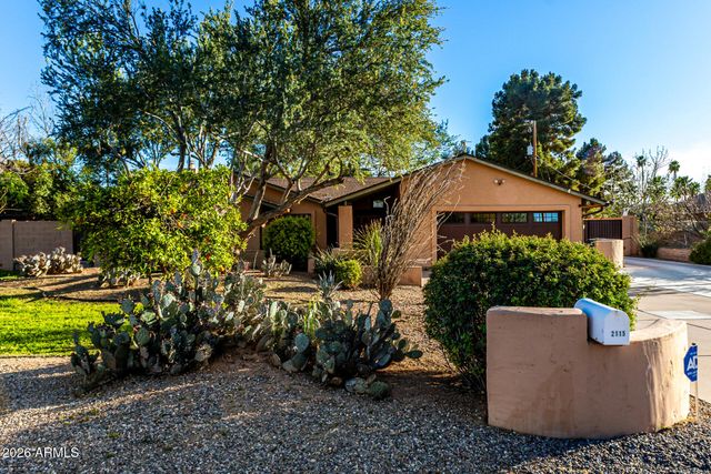 2115 W SHAWNEE Drive, Chandler, AZ 85224