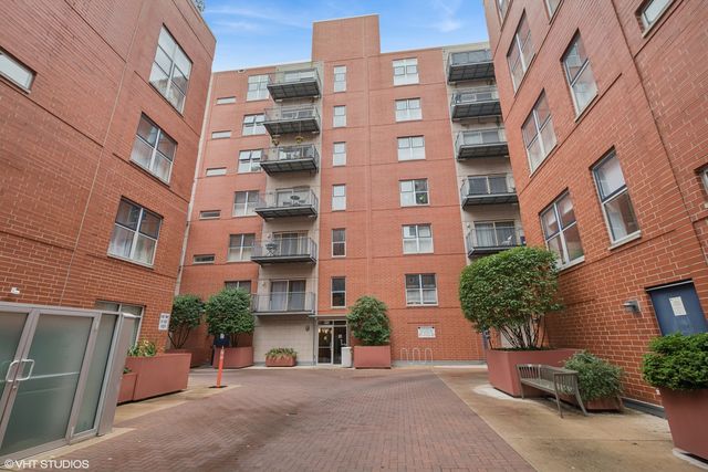1210 CHICAGO Avenue 202, Evanston, IL 60202