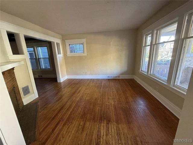 76 Vernon Place Lower, Buffalo, NY 14214