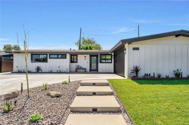3064 Gibraltar, Costa Mesa, CA 92626