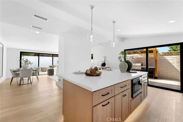 3064 Gibraltar, Costa Mesa, CA 92626