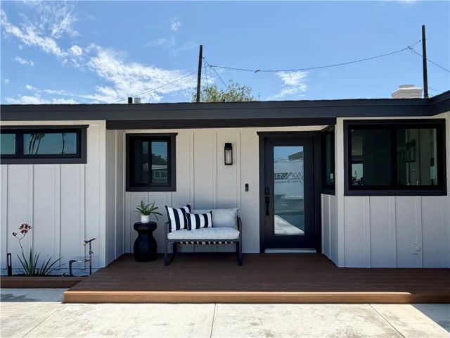 3064 Gibraltar, Costa Mesa, CA 92626