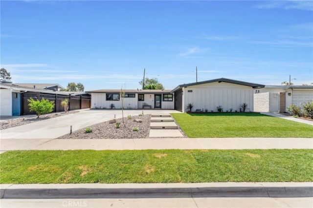 3064 Gibraltar, Costa Mesa, CA 92626