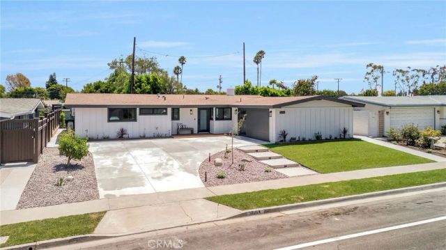 3064 Gibraltar, Costa Mesa, CA 92626