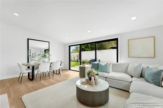 3064 Gibraltar, Costa Mesa, CA 92626