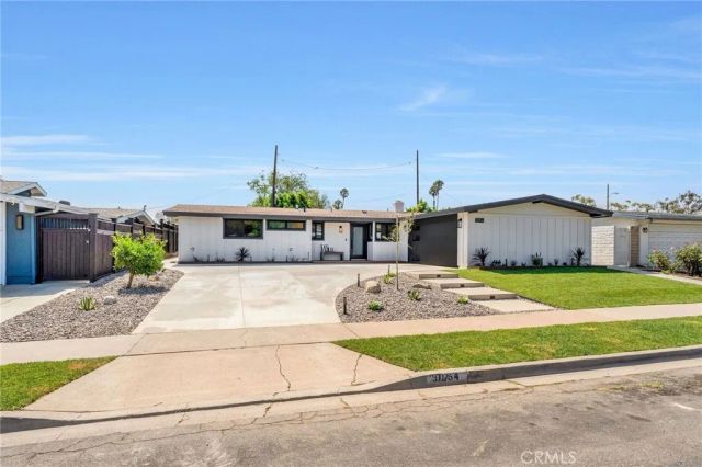 3064 Gibraltar, Costa Mesa, CA 92626
