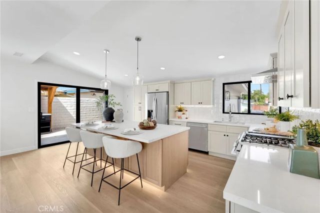 3064 Gibraltar, Costa Mesa, CA 92626