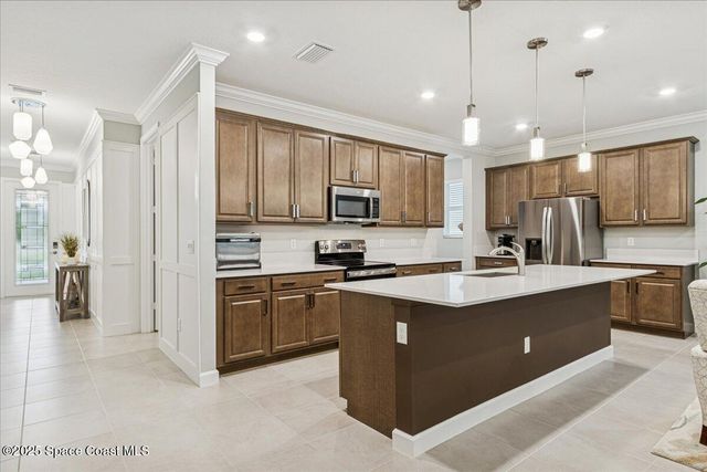 484 Veridian Circle NW, Palm Bay, FL 32907