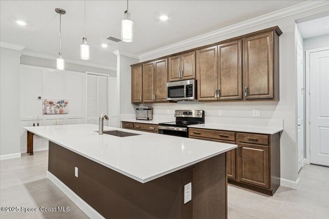 484 Veridian Circle NW, Palm Bay, FL 32907