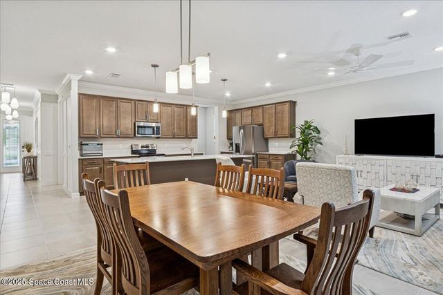 484 Veridian Circle NW, Palm Bay, FL 32907