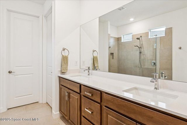 484 Veridian Circle NW, Palm Bay, FL 32907