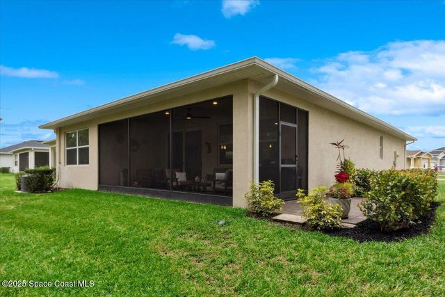 484 Veridian Circle NW, Palm Bay, FL 32907