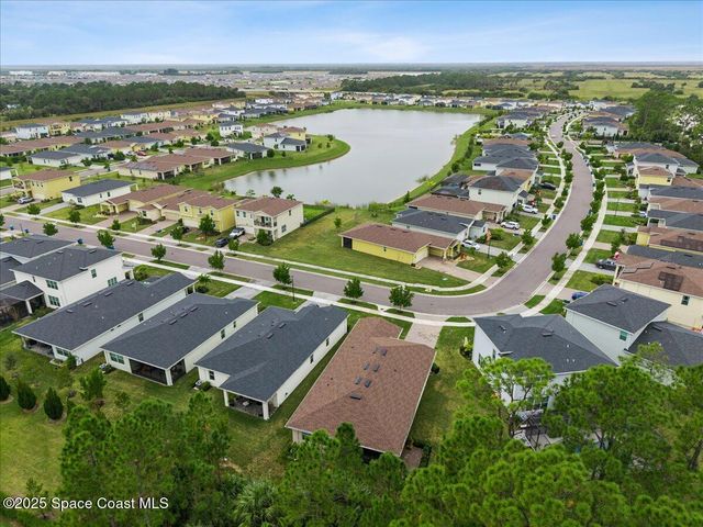 484 Veridian Circle NW, Palm Bay, FL 32907