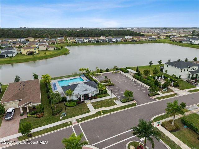 484 Veridian Circle NW, Palm Bay, FL 32907