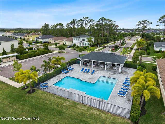 484 Veridian Circle NW, Palm Bay, FL 32907