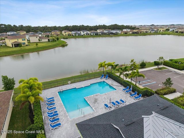 484 Veridian Circle NW, Palm Bay, FL 32907