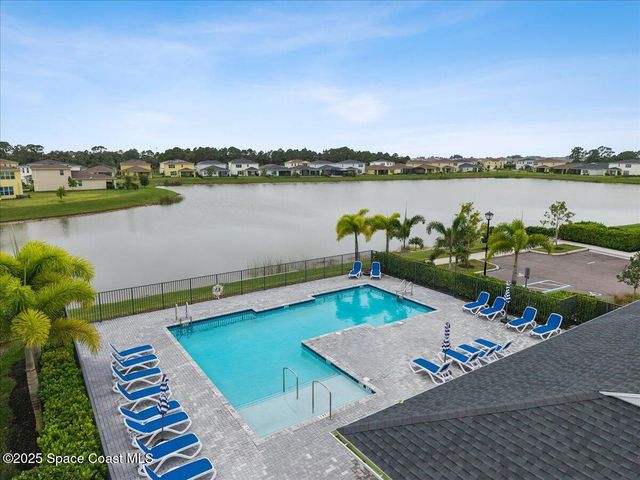 484 Veridian Circle NW, Palm Bay, FL 32907